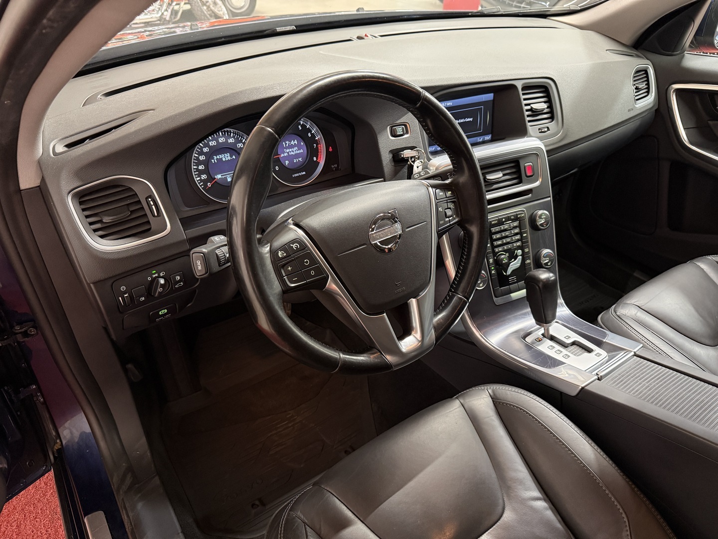 VOLVO V60 2012