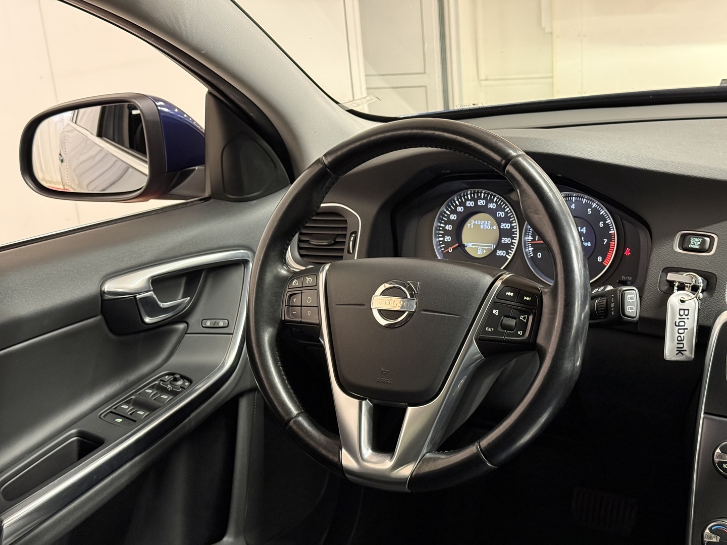 VOLVO V60 2012