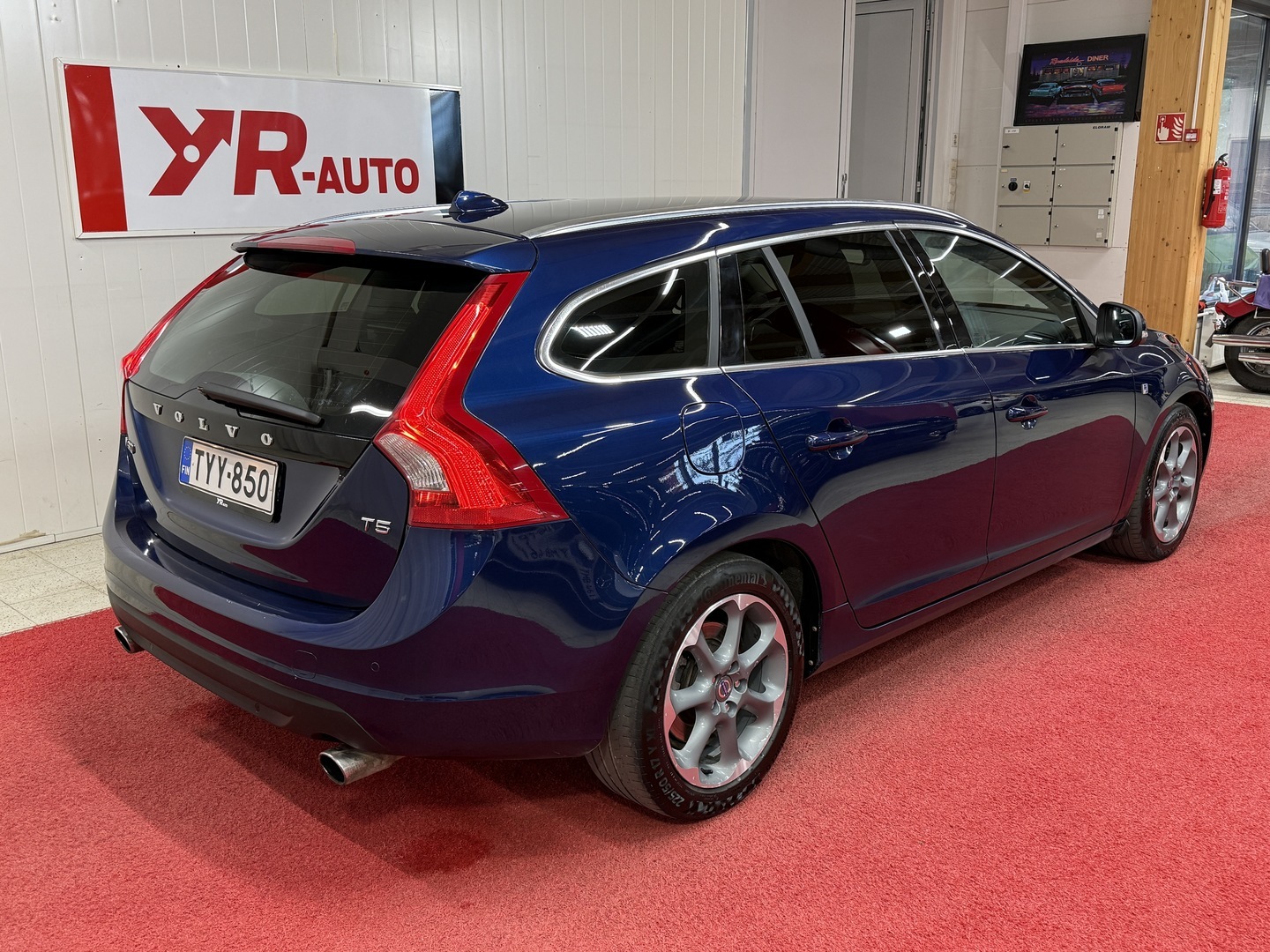 VOLVO V60 2012