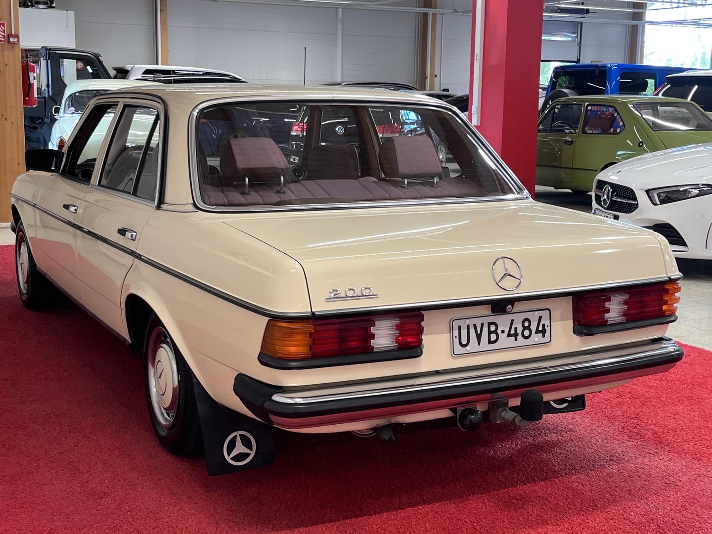 MERCEDES-BENZ 200 1984