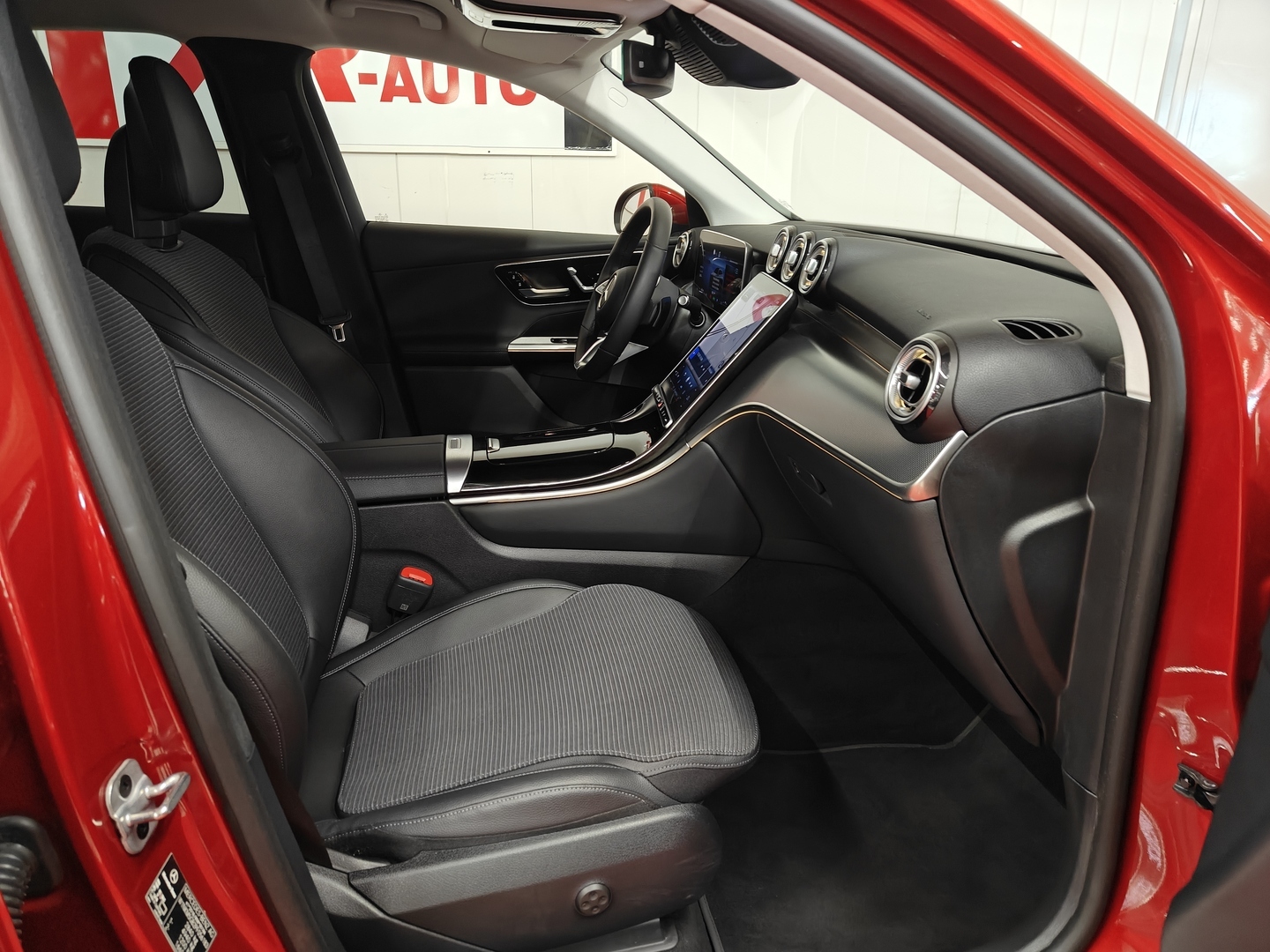 MERCEDES-BENZ GLC 23