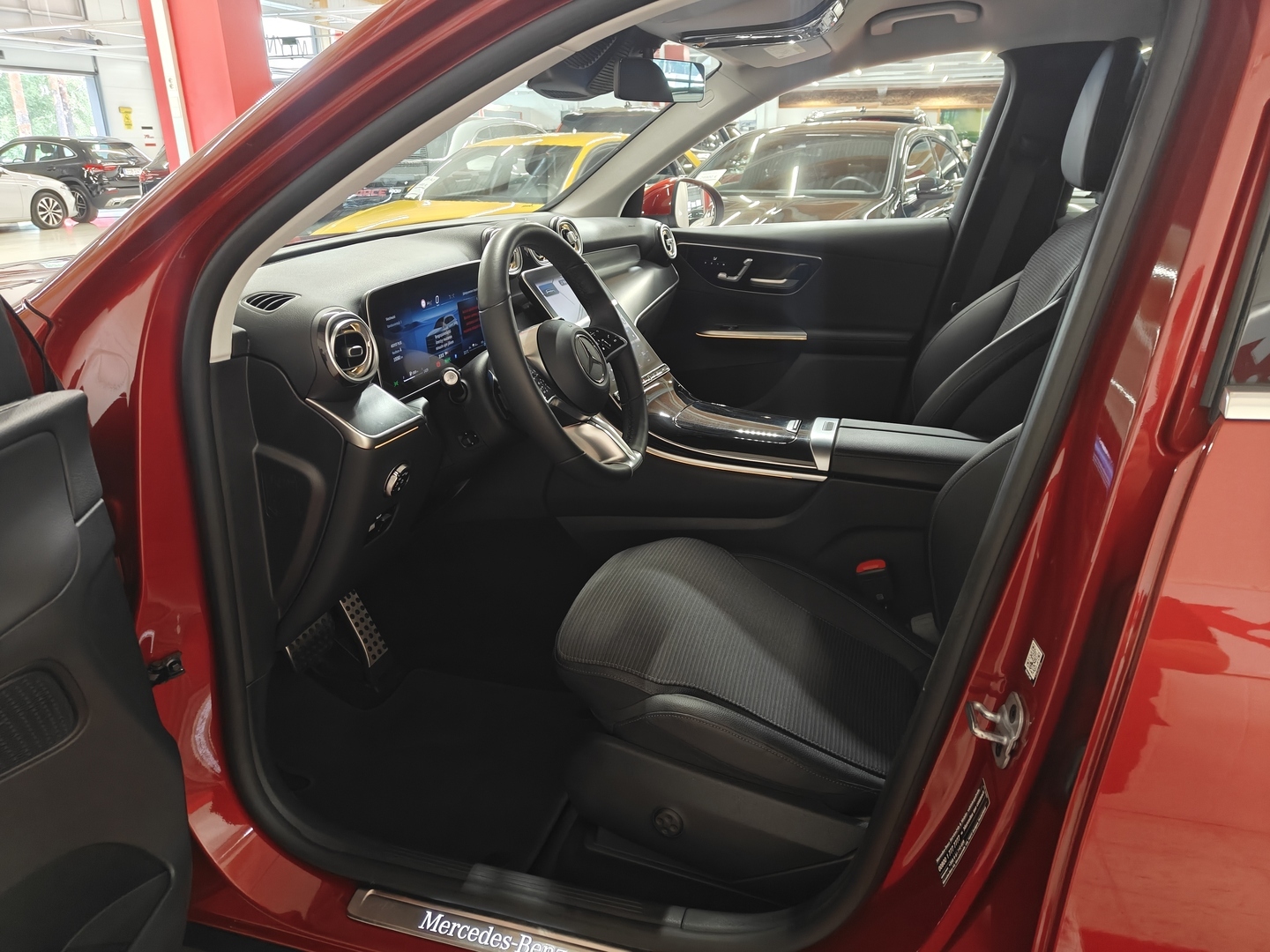 MERCEDES-BENZ GLC 8