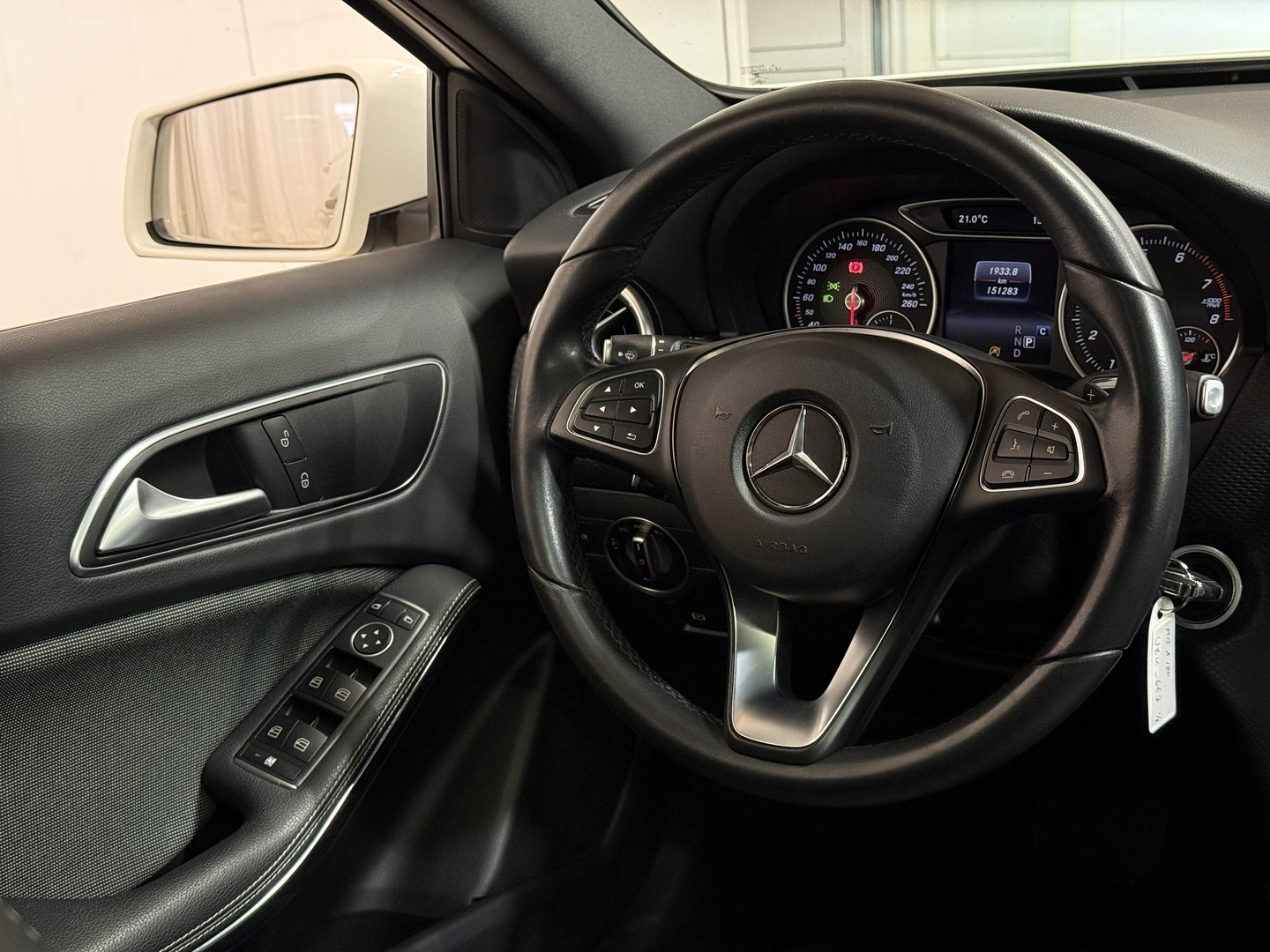 MERCEDES-BENZ A 2016