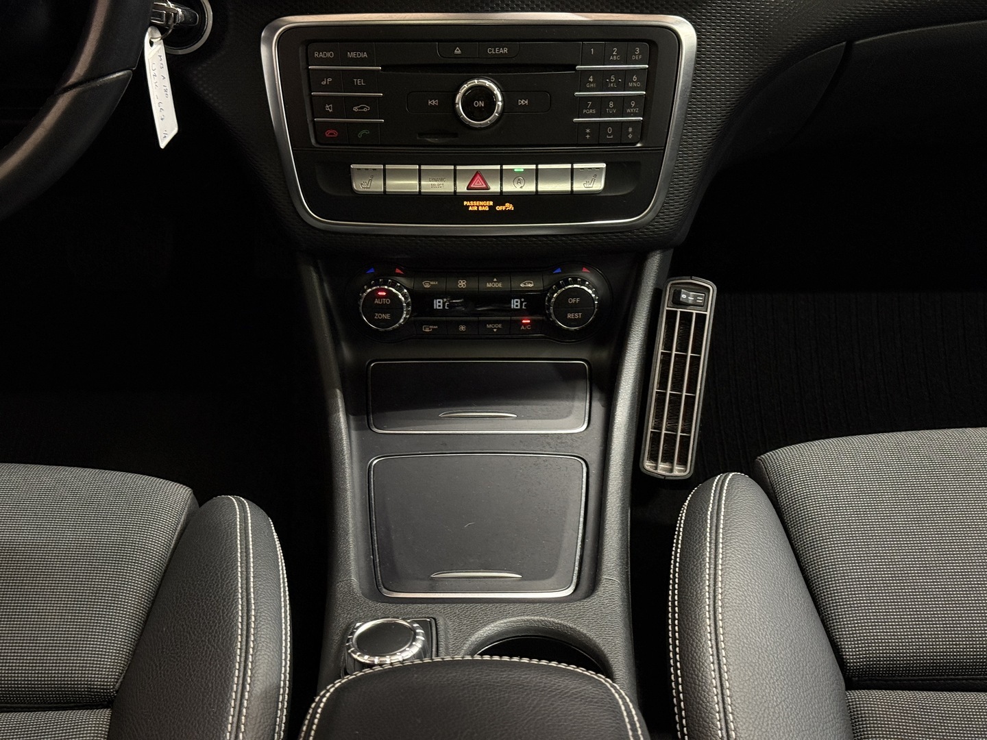 MERCEDES-BENZ A 2016