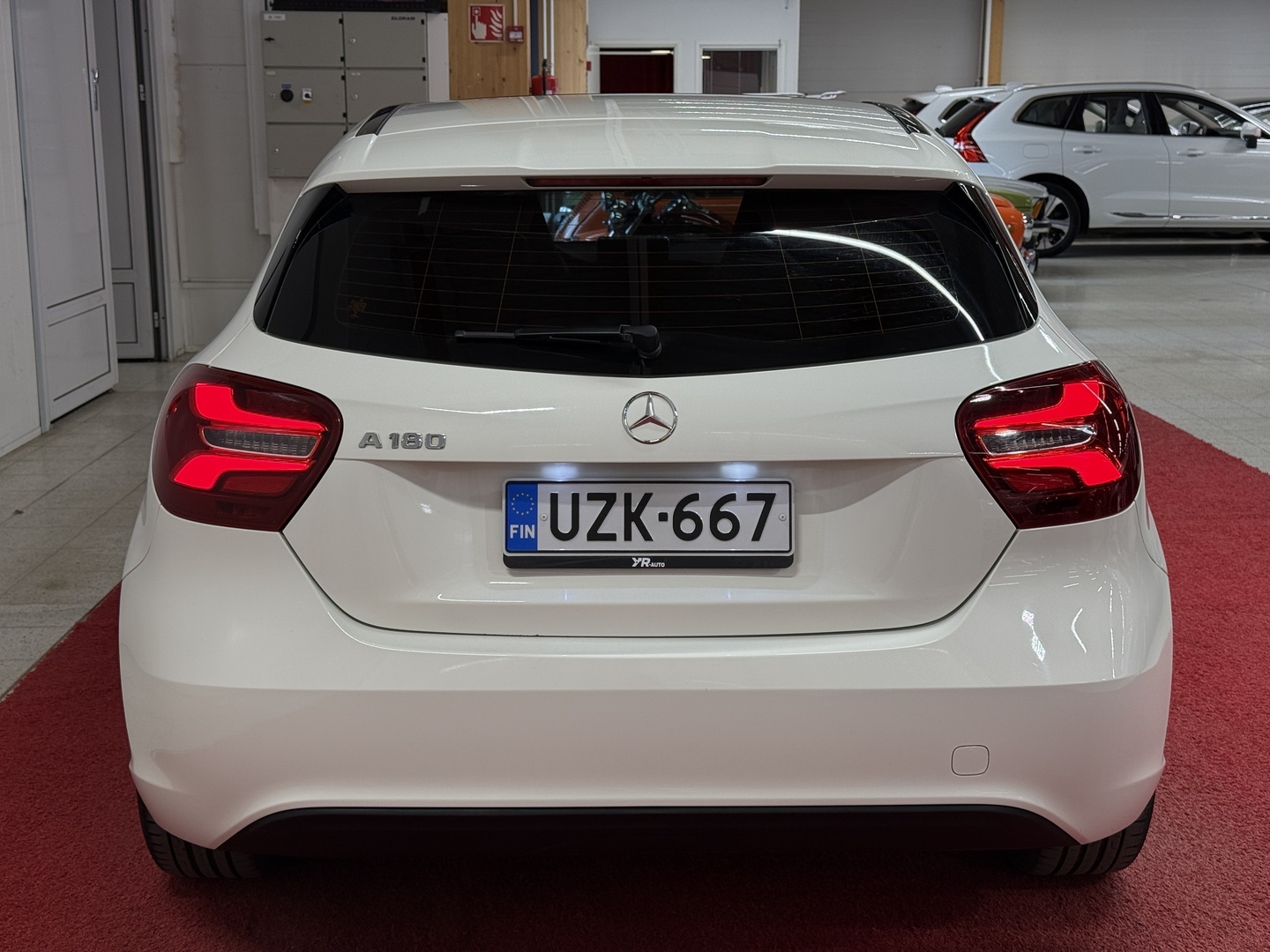 MERCEDES-BENZ A 2016