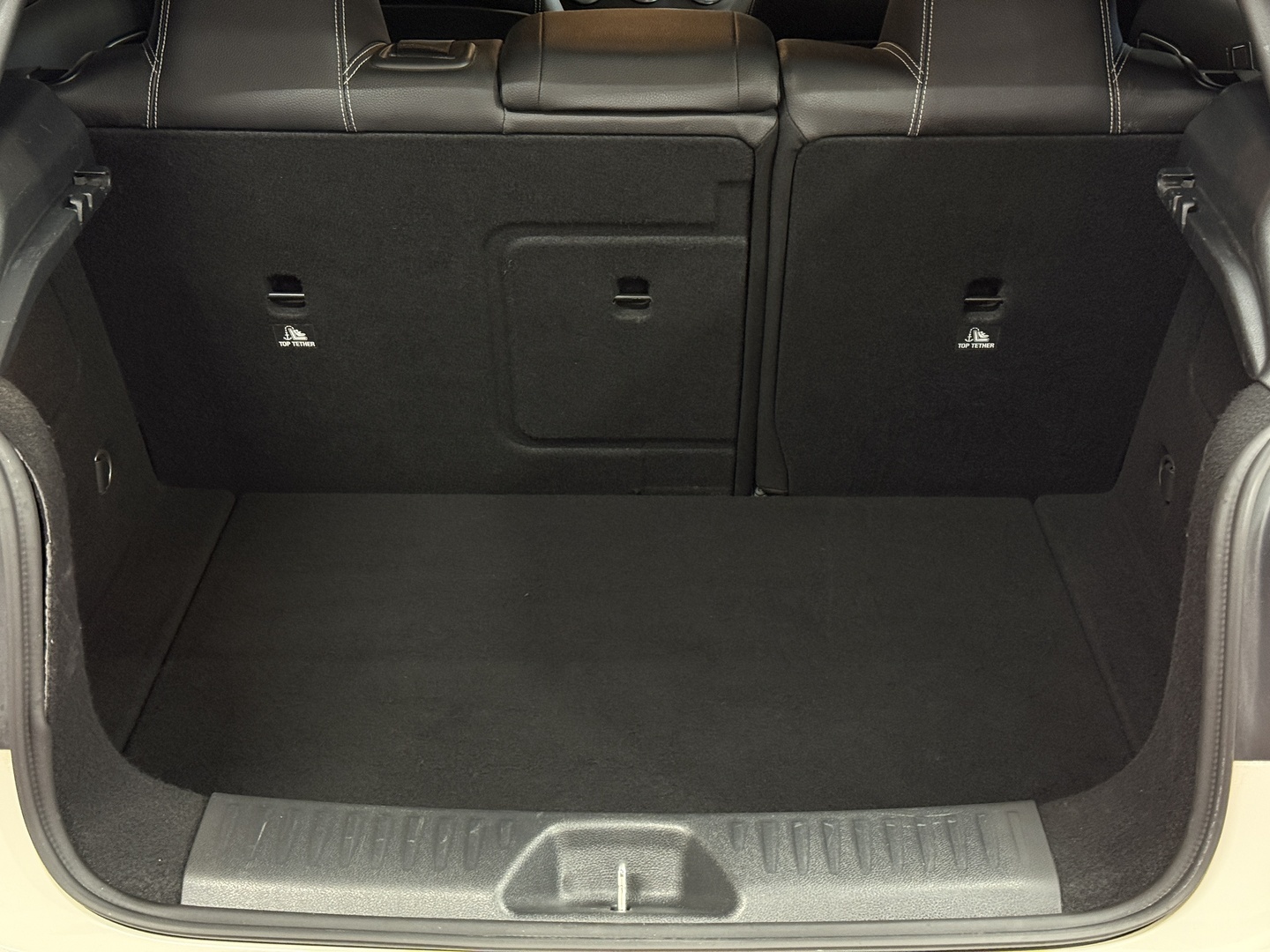 MERCEDES-BENZ A 2016
