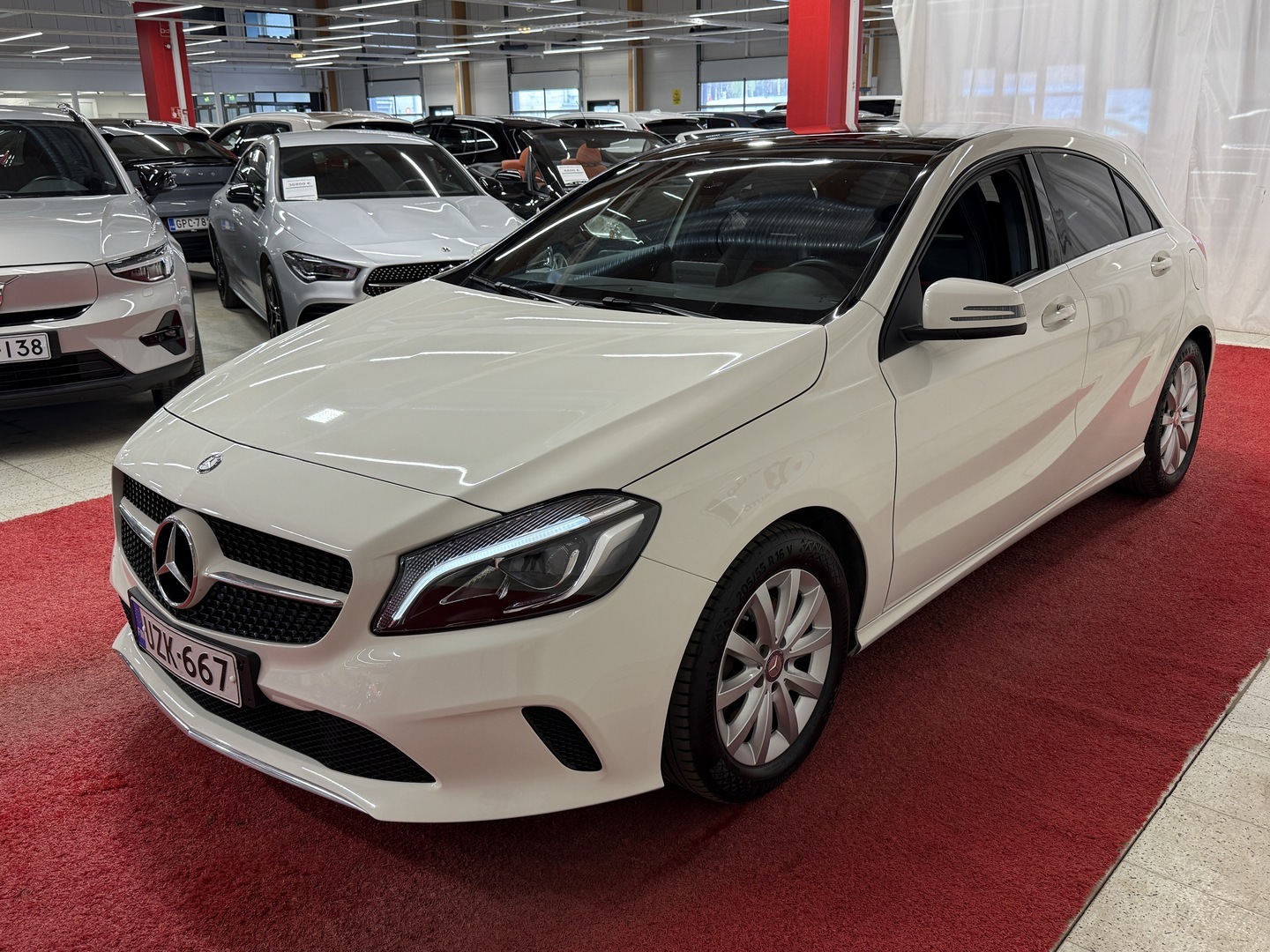 MERCEDES-BENZ A 2016