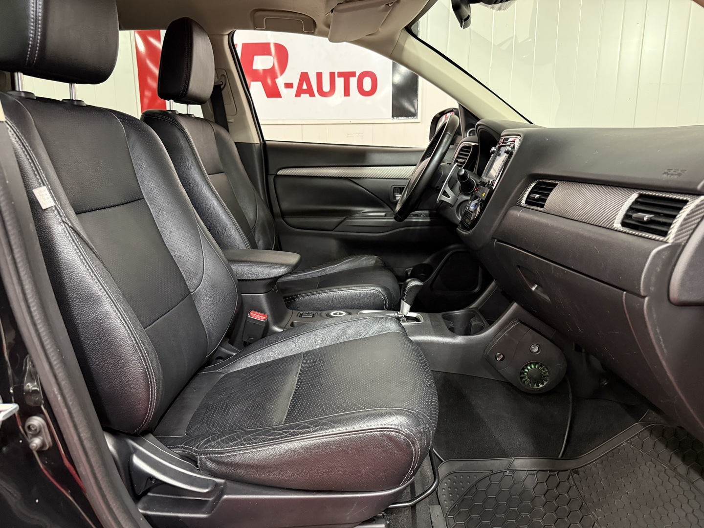 MITSUBISHI Outlander 2012