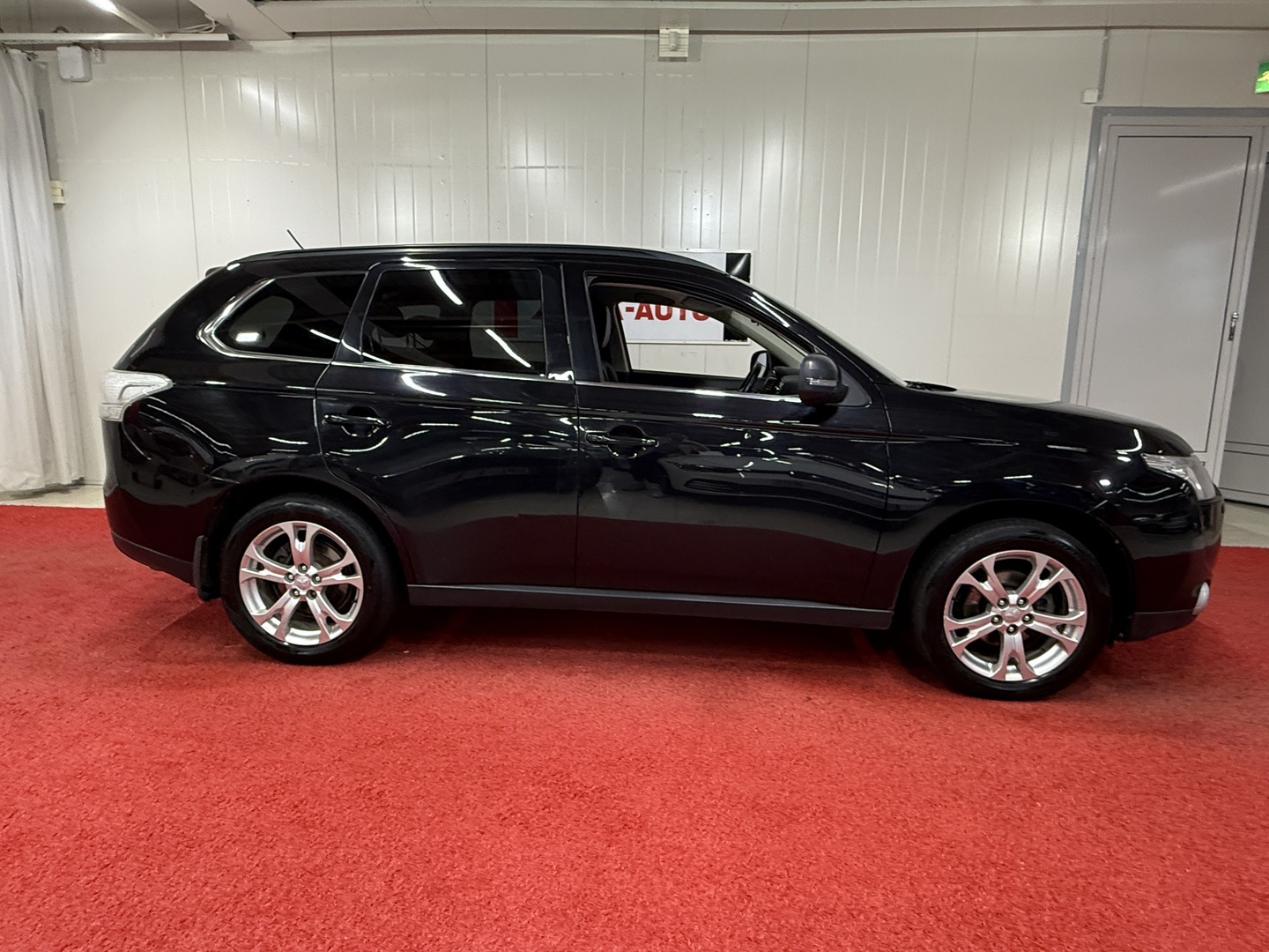 MITSUBISHI Outlander 2012