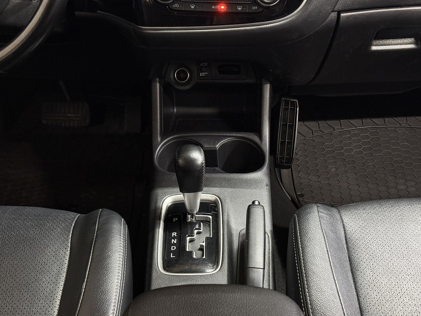 MITSUBISHI Outlander 2012