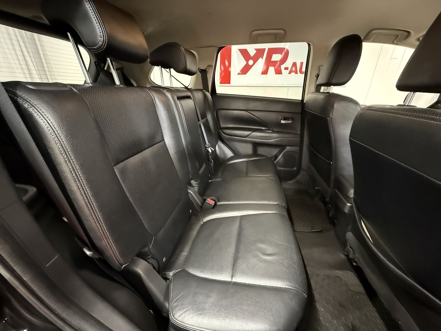MITSUBISHI Outlander 2012