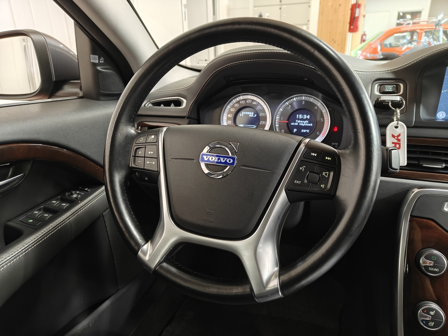 VOLVO S80 2012