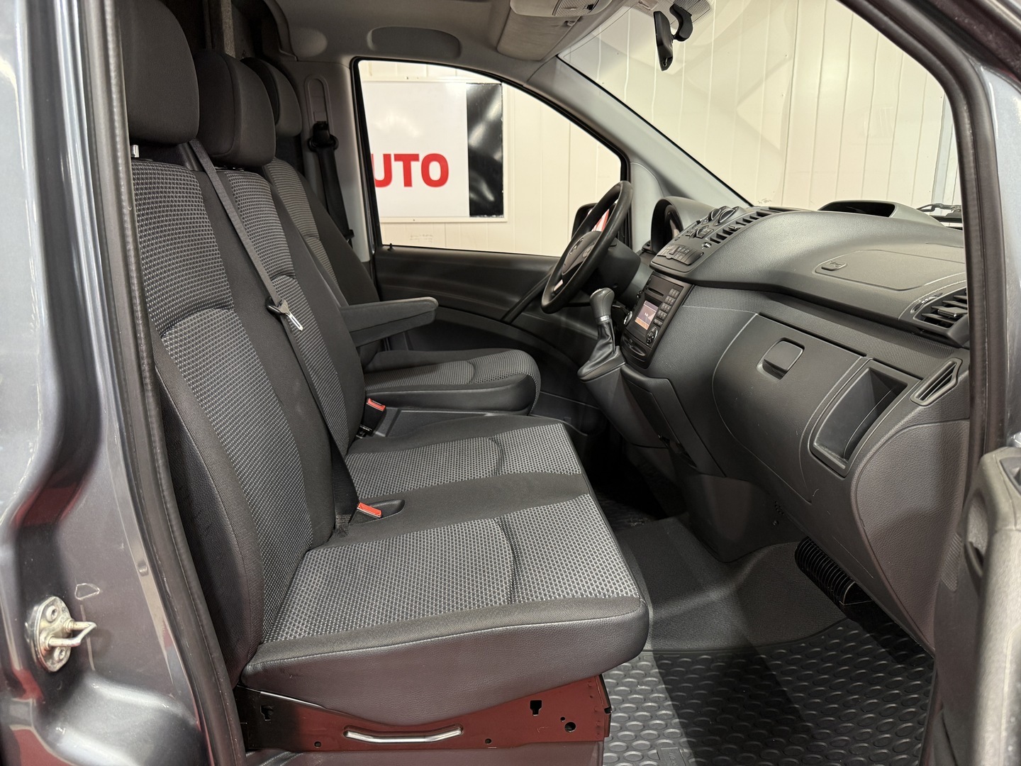 MERCEDES-BENZ Vito 17