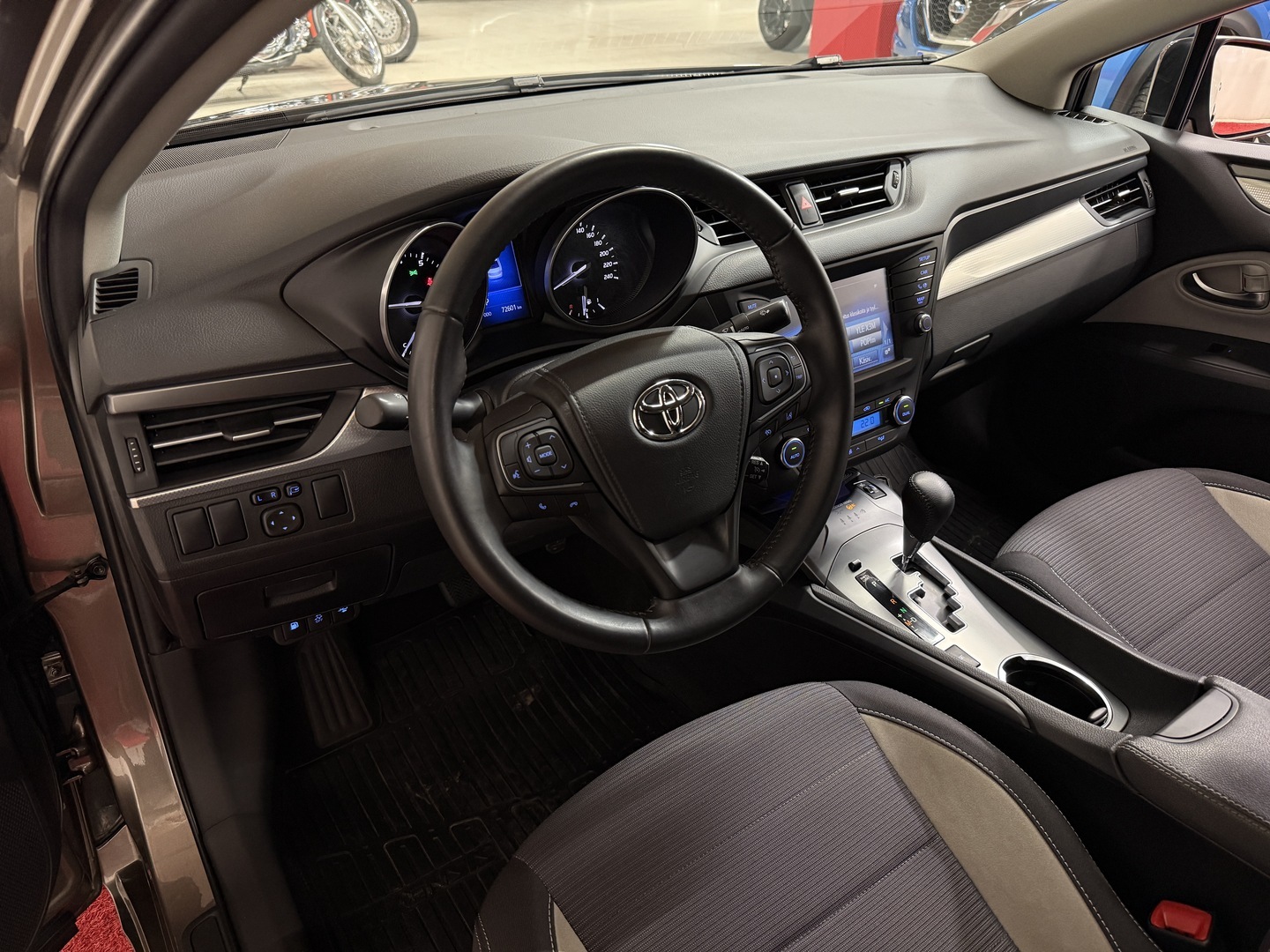 TOYOTA Avensis 2018