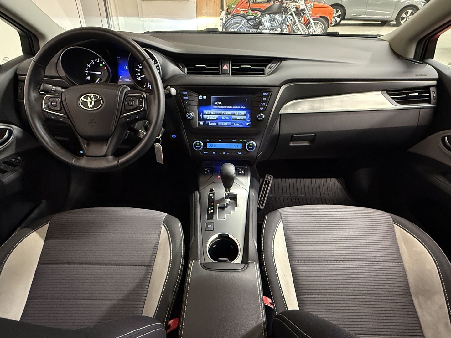 TOYOTA Avensis 2018