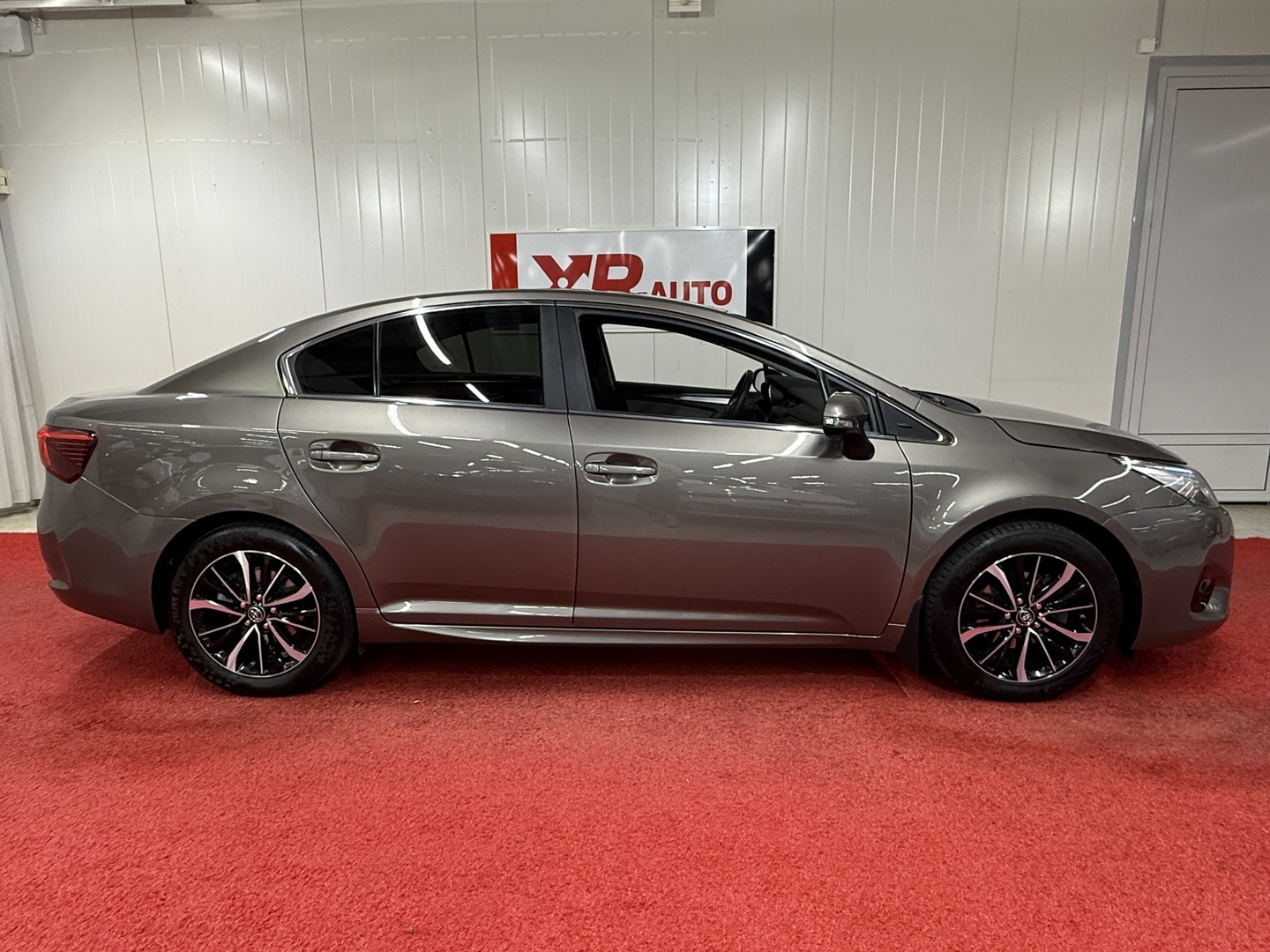 TOYOTA Avensis 2018