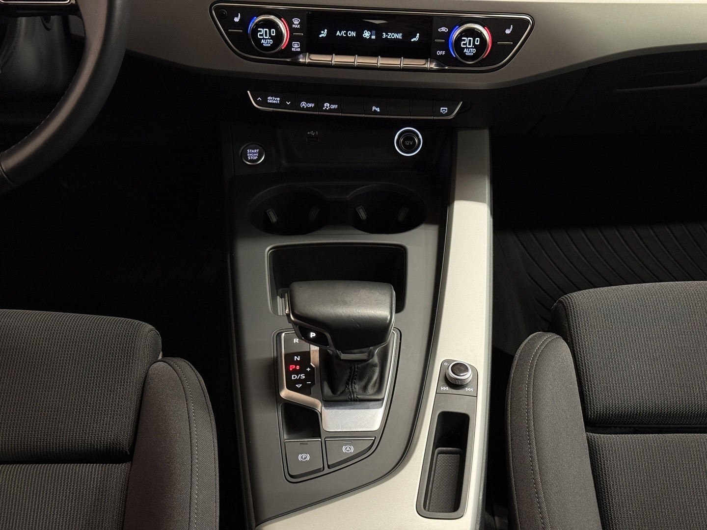 AUDI A4 2020