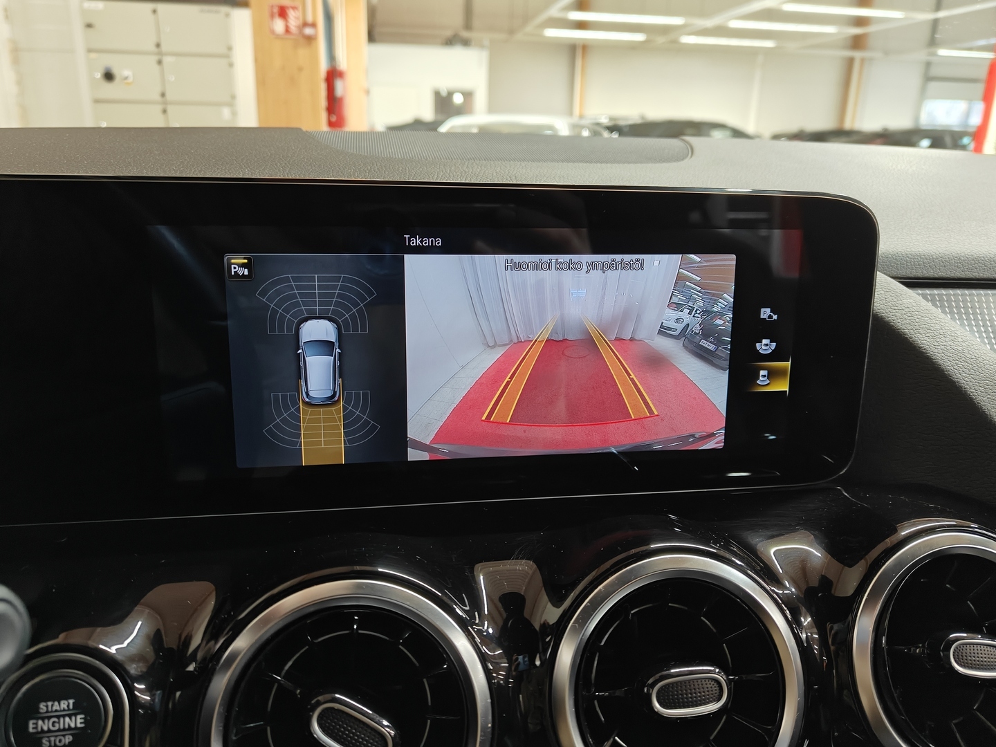 MERCEDES-BENZ GLA 2023