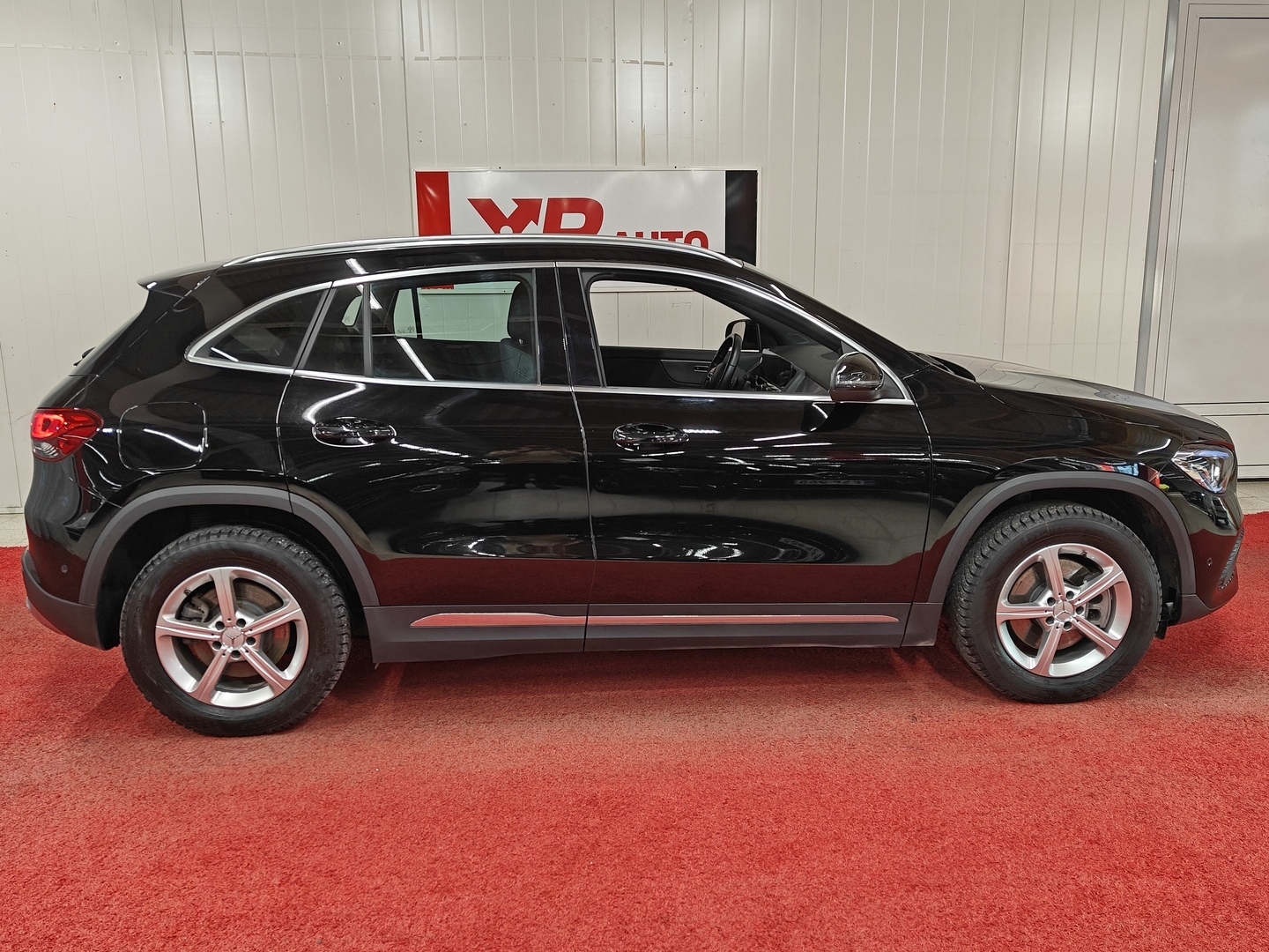 MERCEDES-BENZ GLA 2023