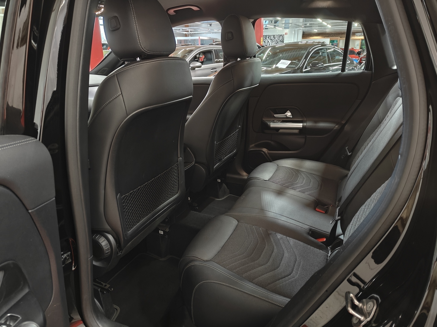 MERCEDES-BENZ GLA 2023