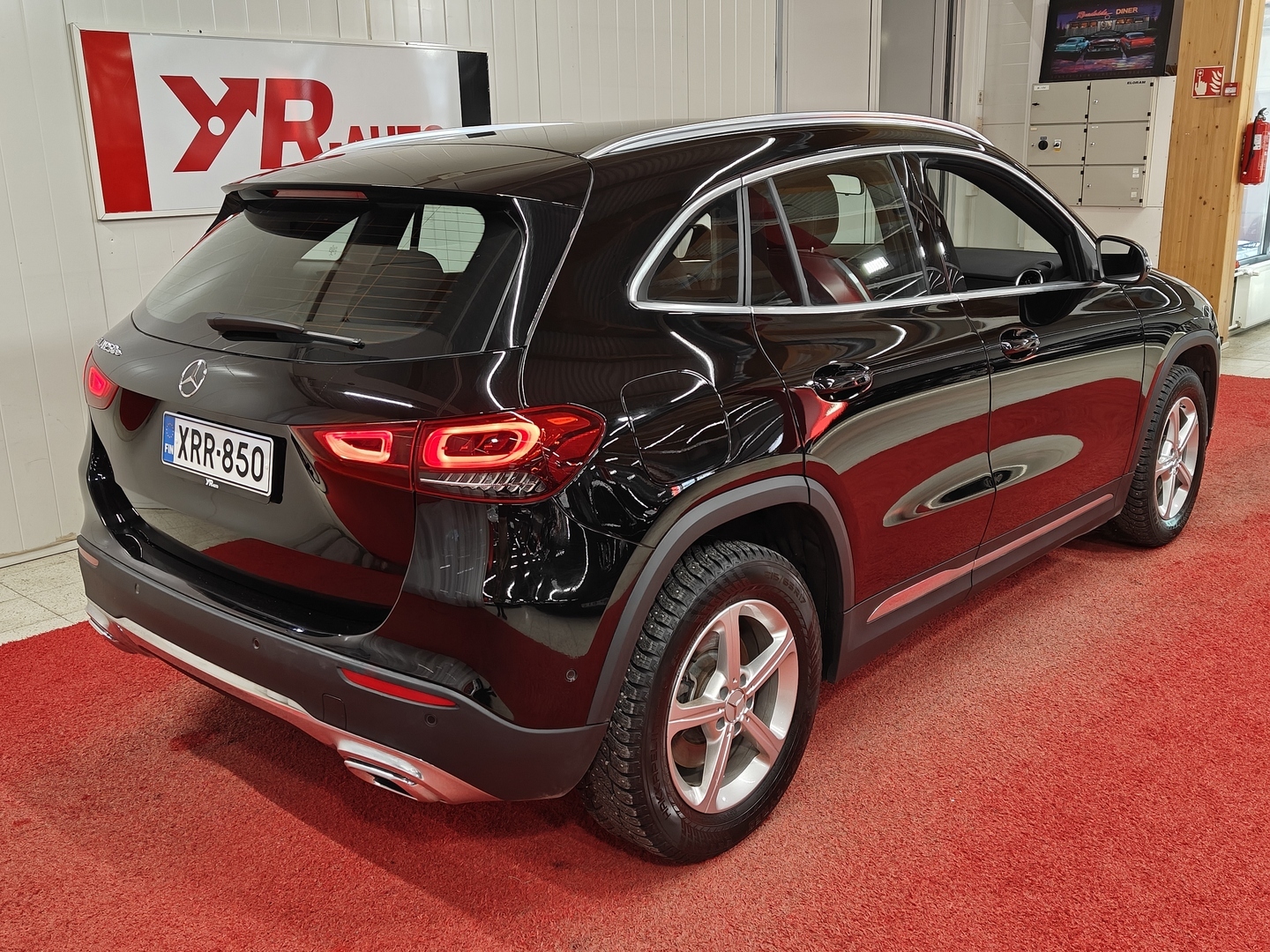 MERCEDES-BENZ GLA 2023