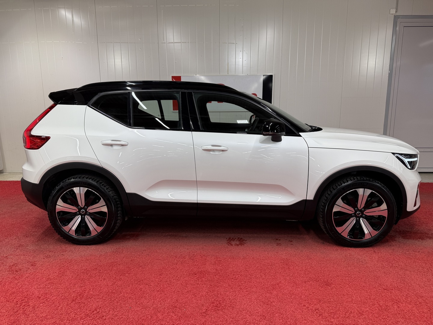 VOLVO XC40 2023
