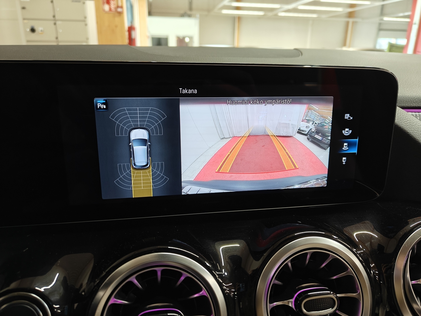 MERCEDES-BENZ EQA 2023