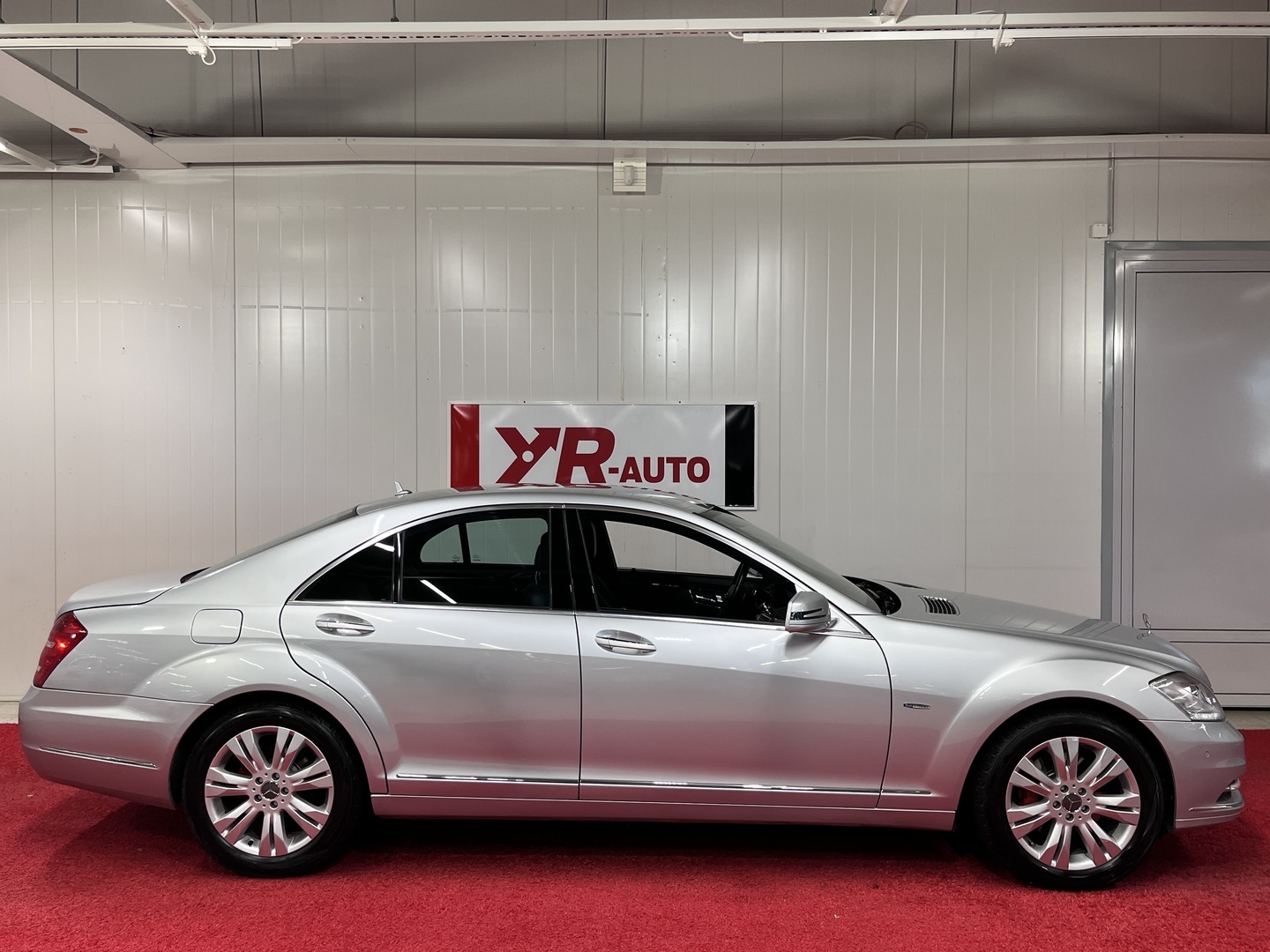 MERCEDES-BENZ S 2013