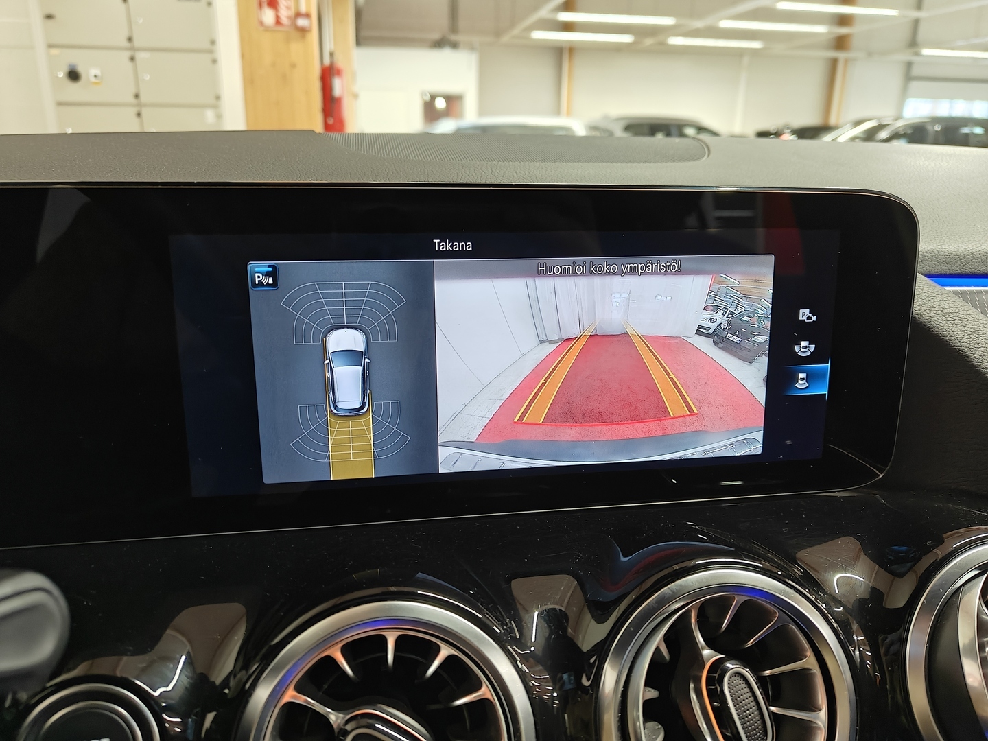 MERCEDES-BENZ EQA 2023