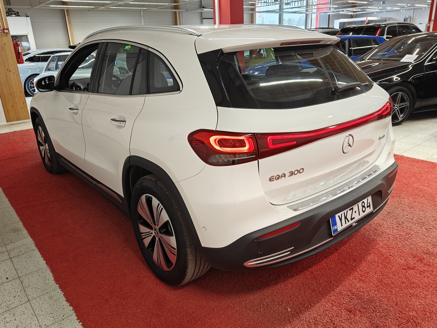 MERCEDES-BENZ EQA 2023