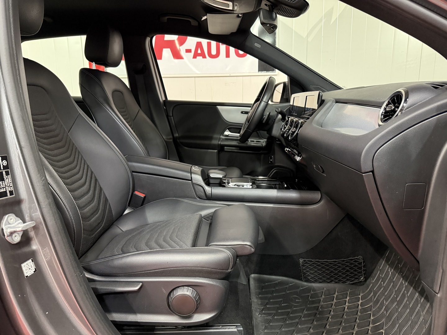 MERCEDES-BENZ B 2019