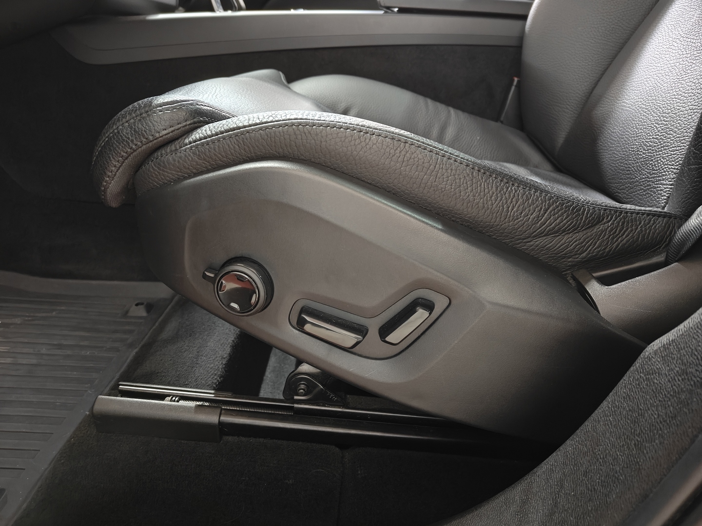 VOLVO XC60 21