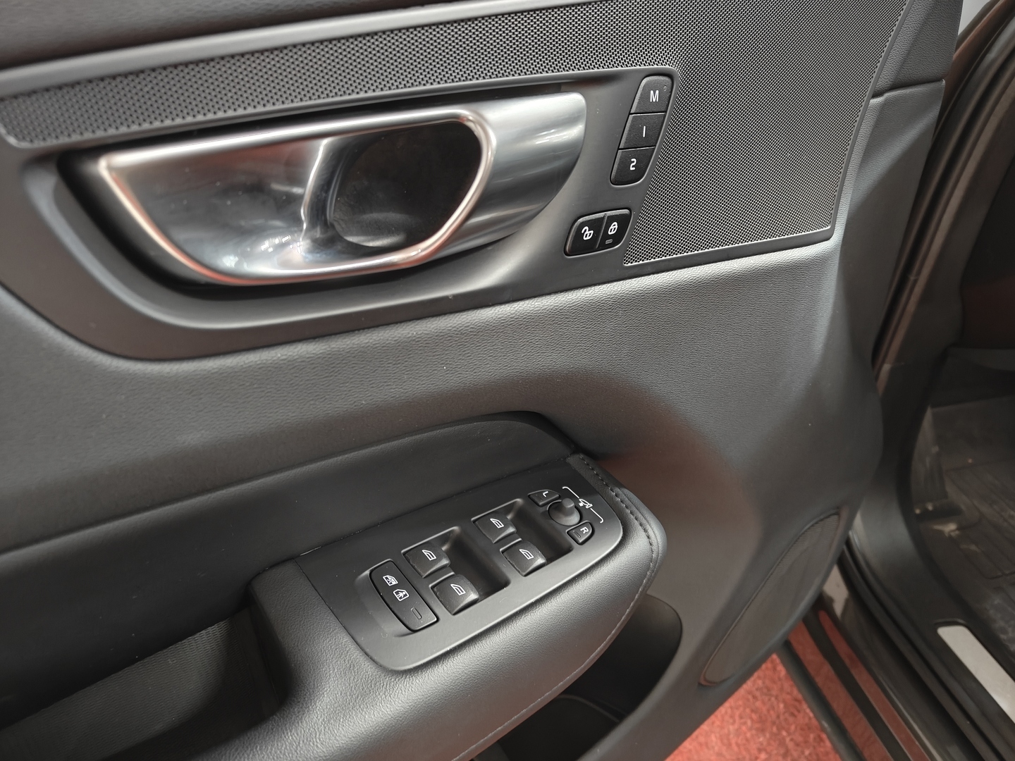 VOLVO XC60 22