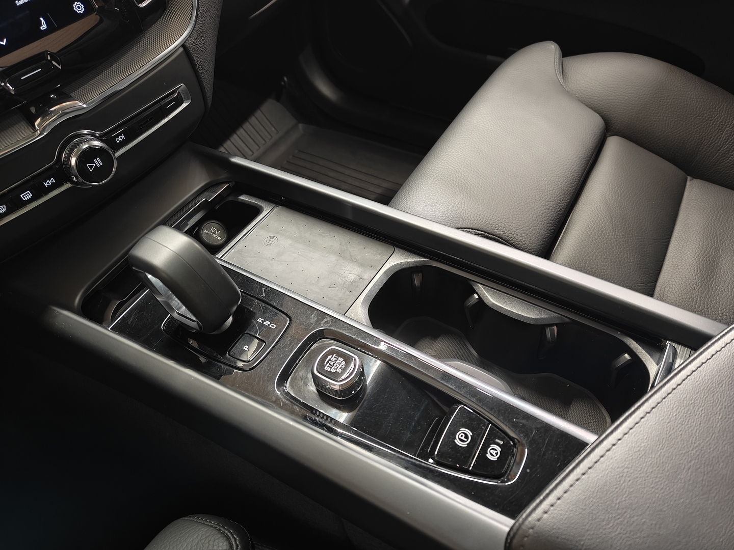 VOLVO XC60 28