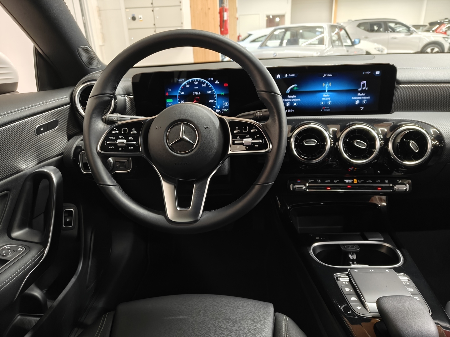 MERCEDES-BENZ CLA 2023