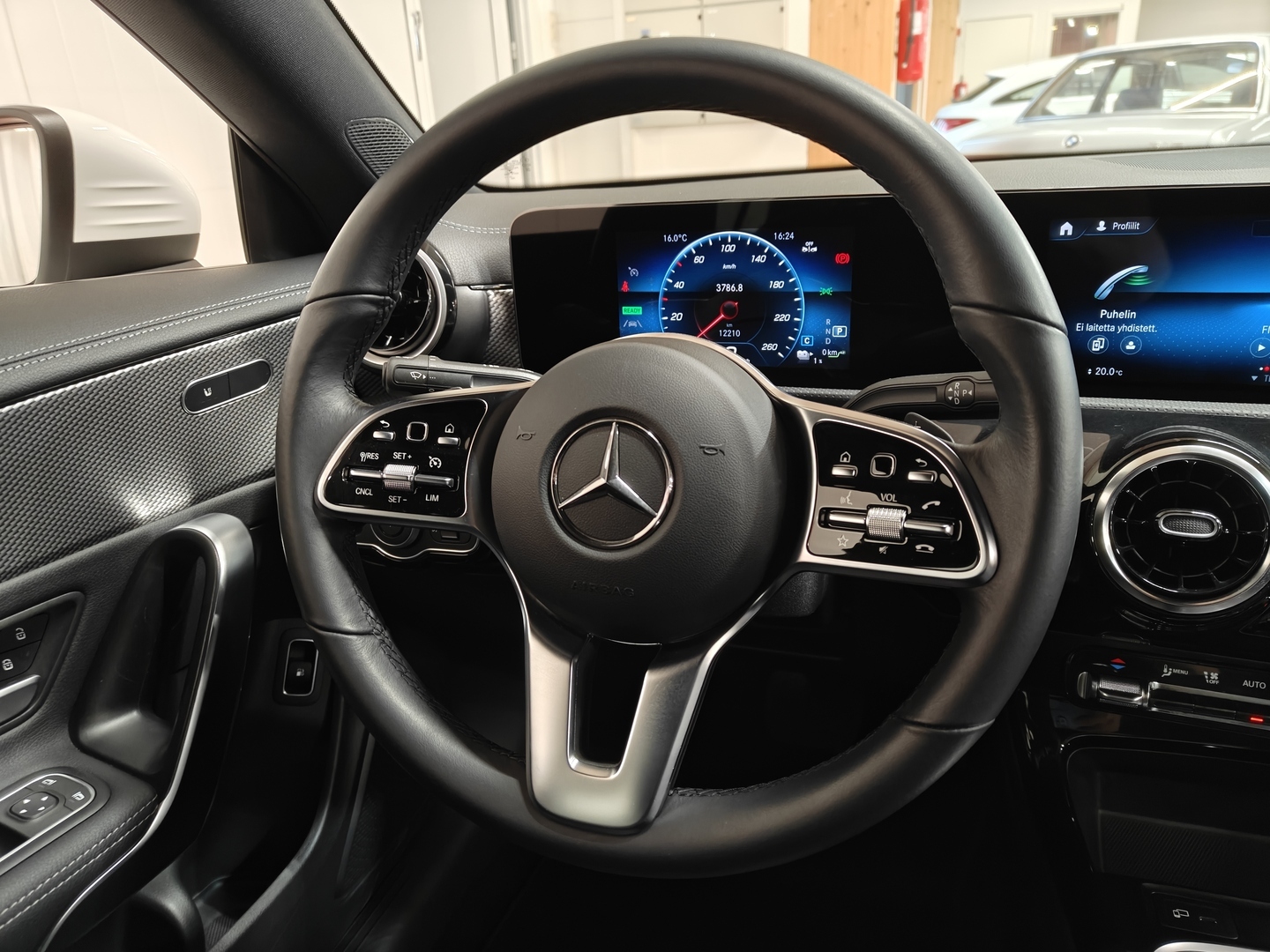 MERCEDES-BENZ CLA 2023