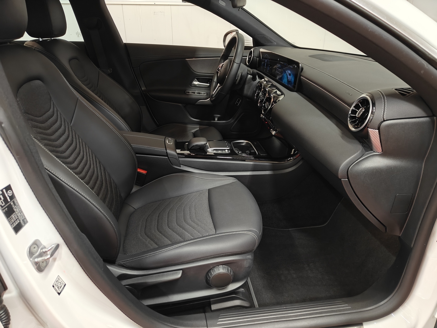 MERCEDES-BENZ CLA 2023