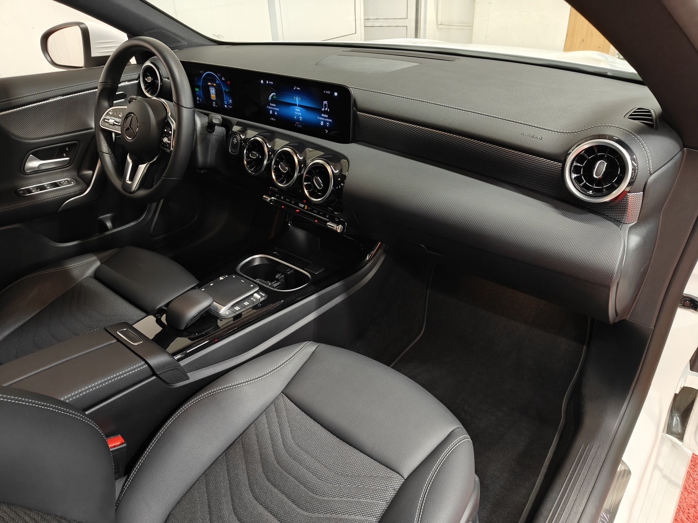 MERCEDES-BENZ CLA 2023