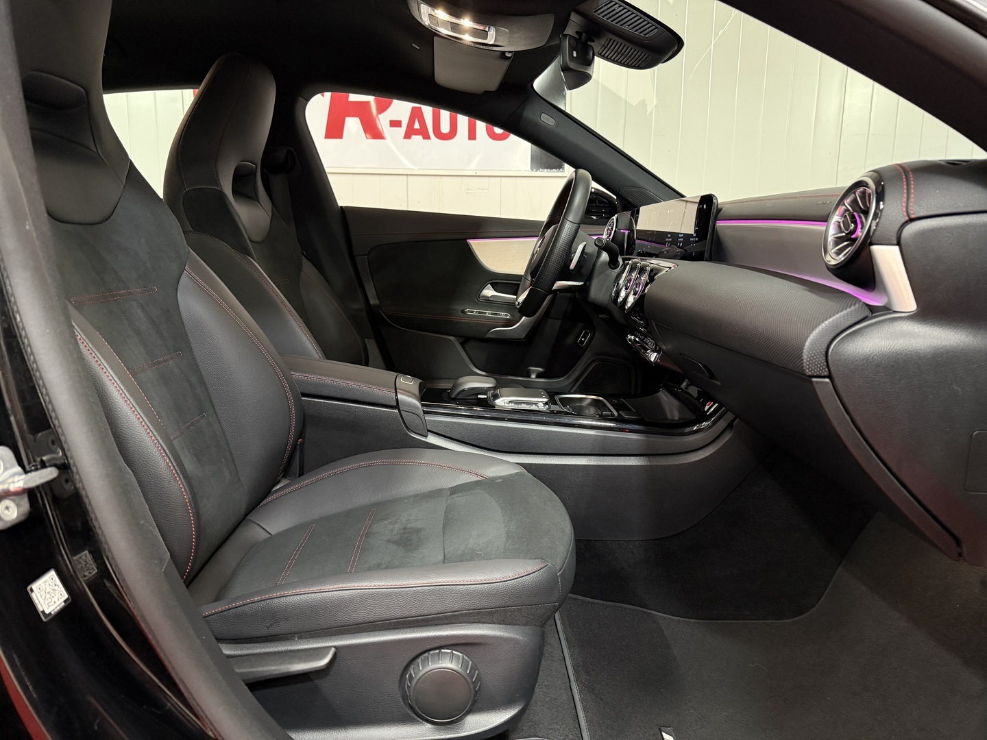 MERCEDES-BENZ CLA 2023