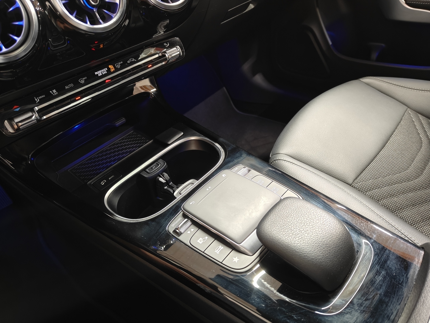 MERCEDES-BENZ CLA 2023