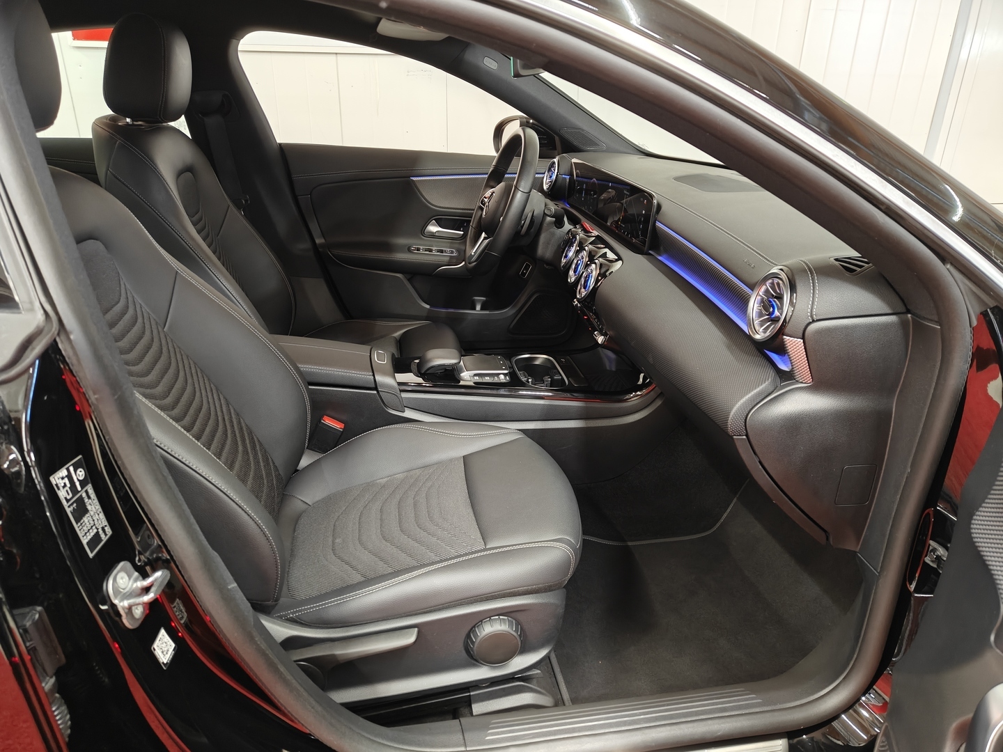 MERCEDES-BENZ CLA 2023