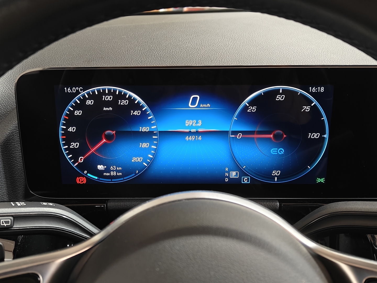 MERCEDES-BENZ EQA 2023