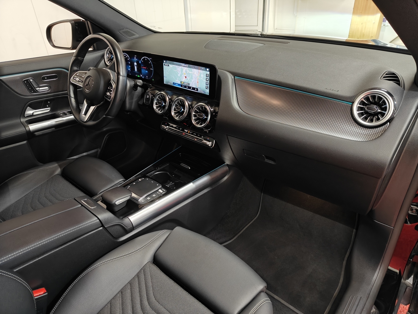 MERCEDES-BENZ EQA 2023