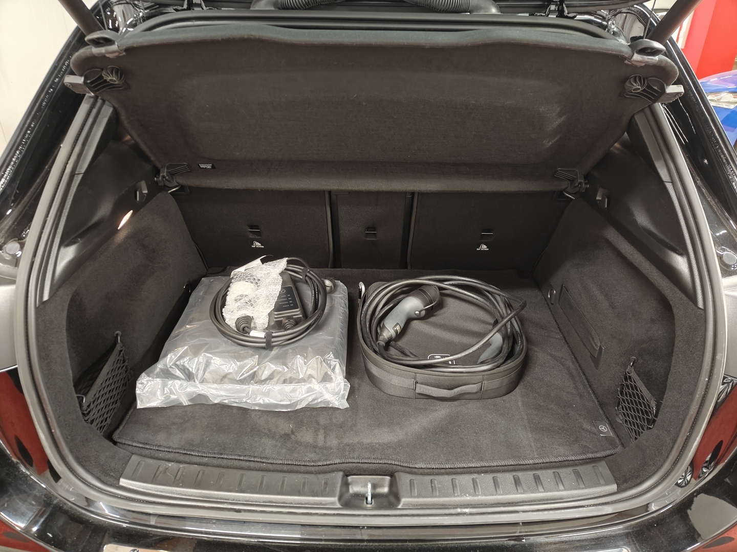 MERCEDES-BENZ EQA 2023