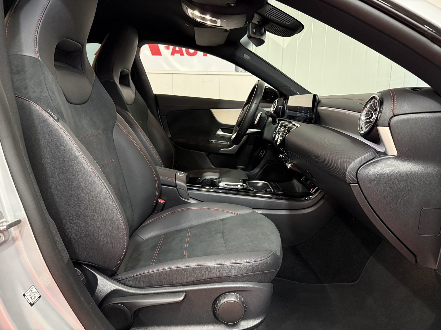 MERCEDES-BENZ CLA 2023