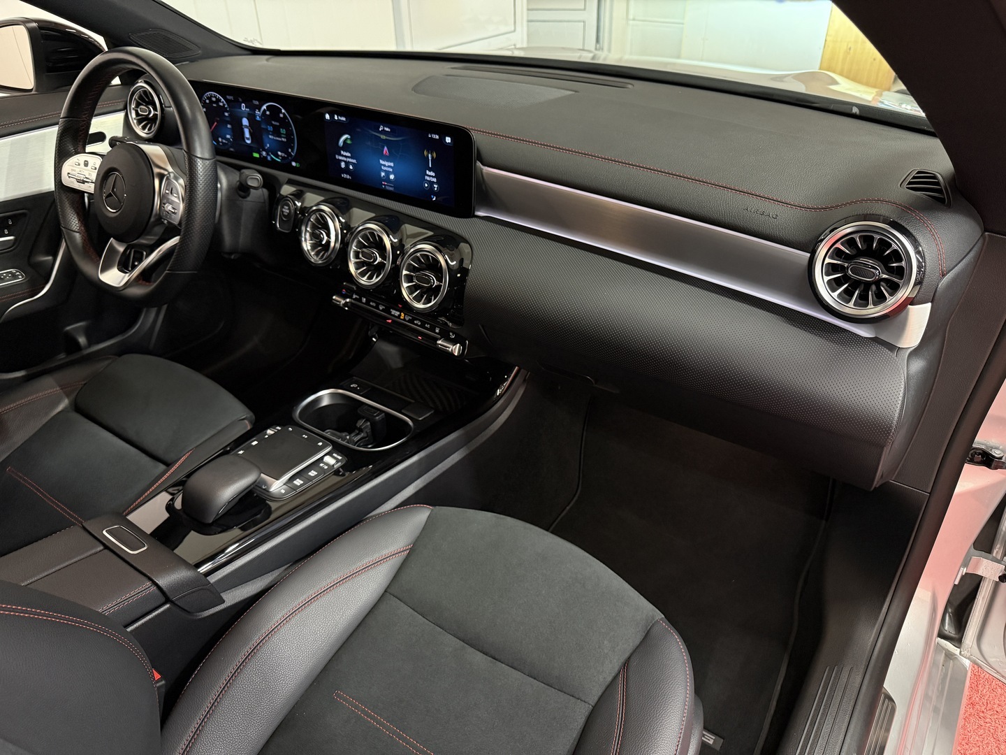 MERCEDES-BENZ CLA 2023