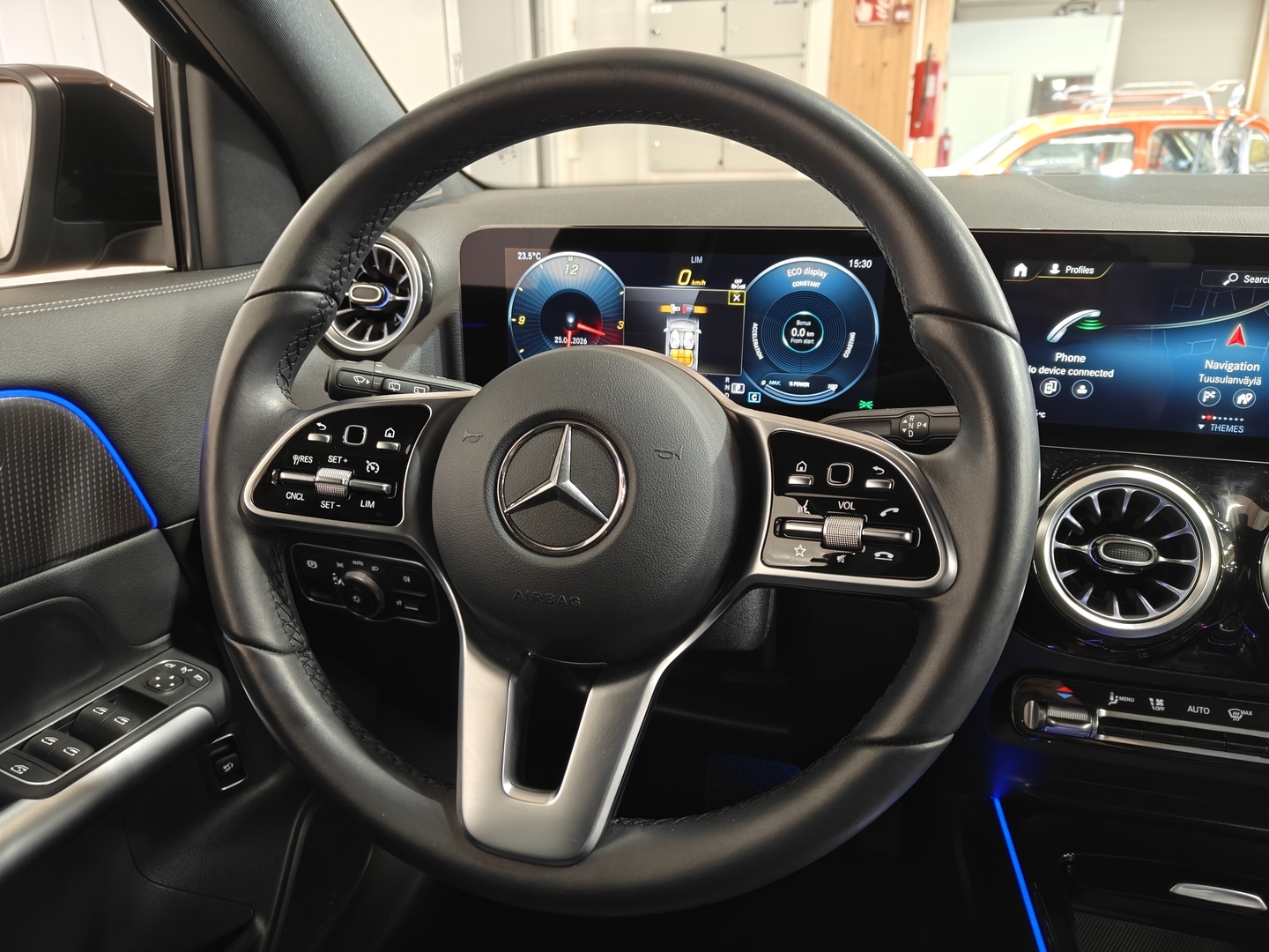 MERCEDES-BENZ EQA 2023