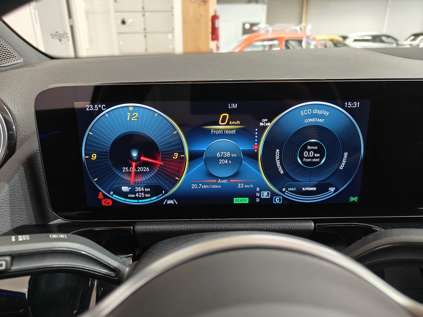 MERCEDES-BENZ EQA 2023