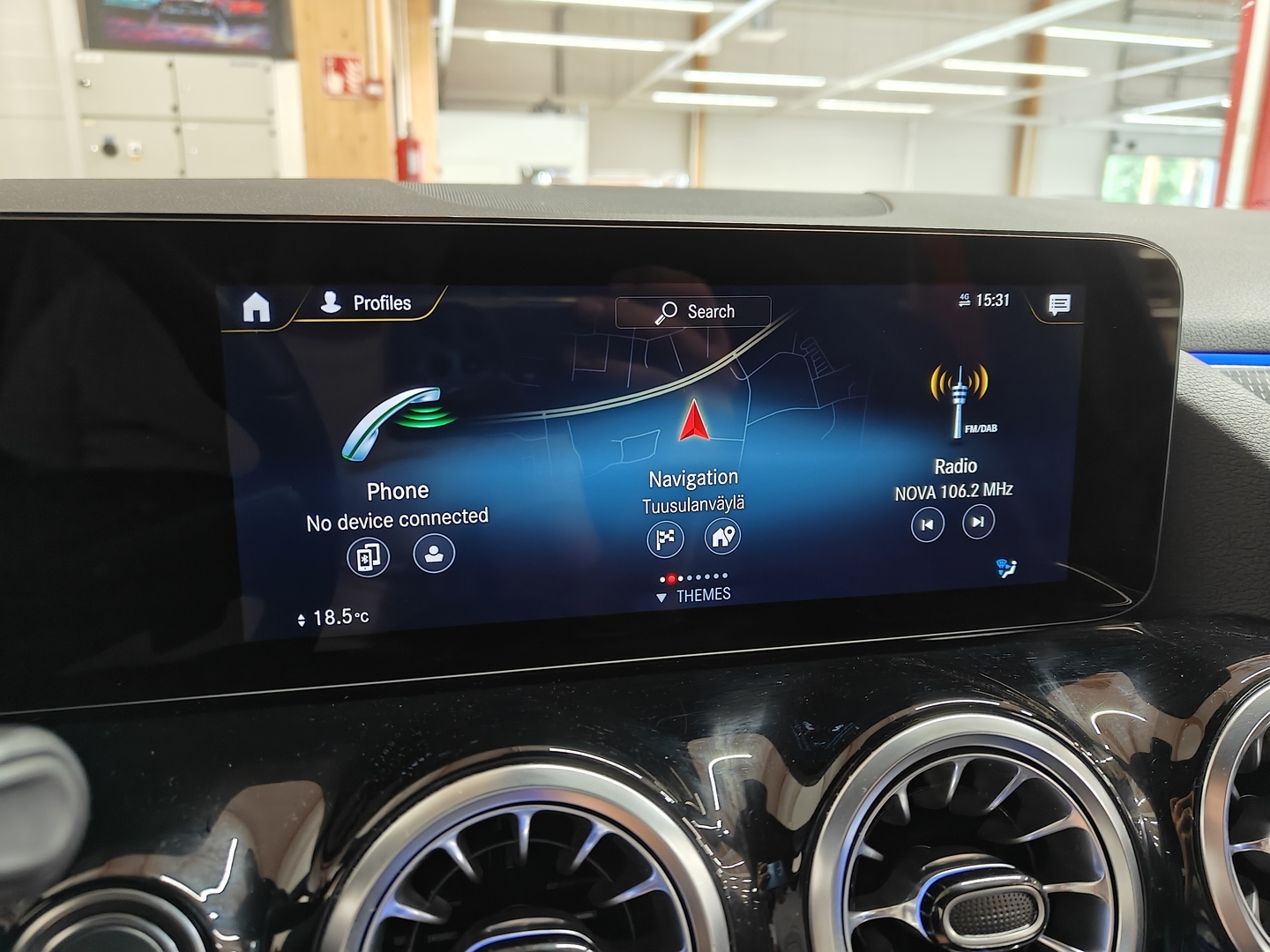MERCEDES-BENZ EQA 2023