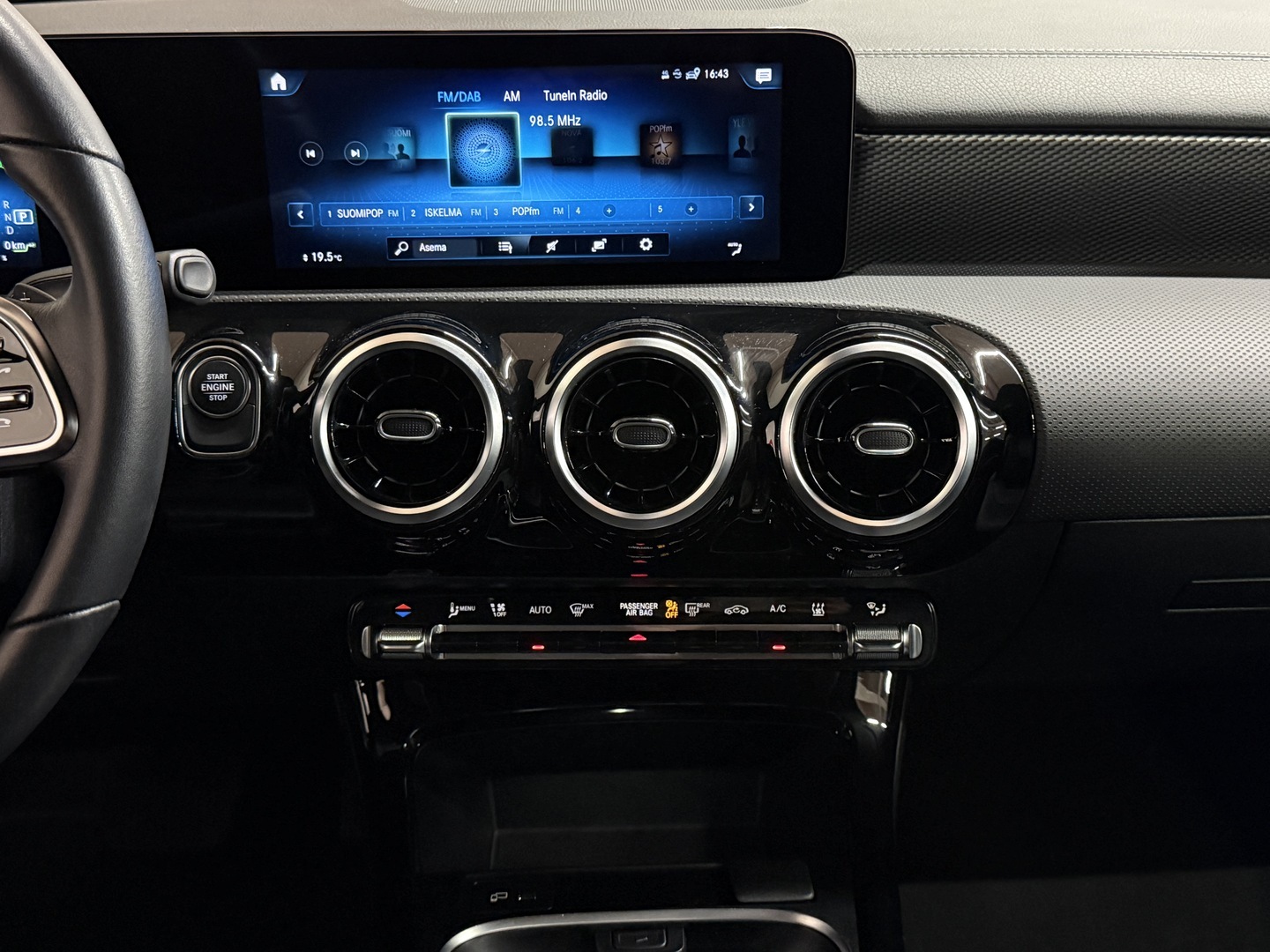 MERCEDES-BENZ CLA 2023